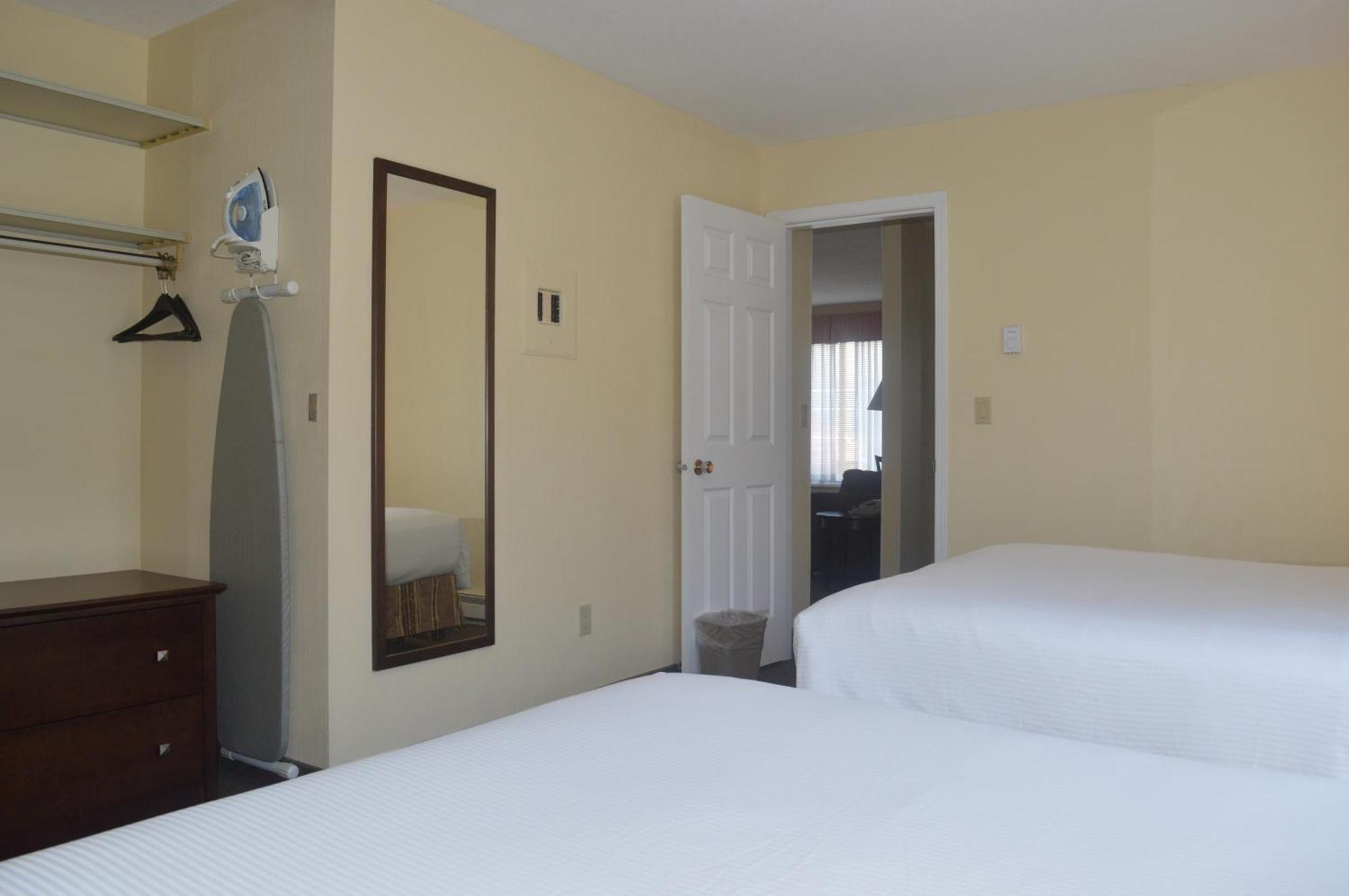 Siesta Suites Κελόουνα  Εξωτερικό φωτογραφία
