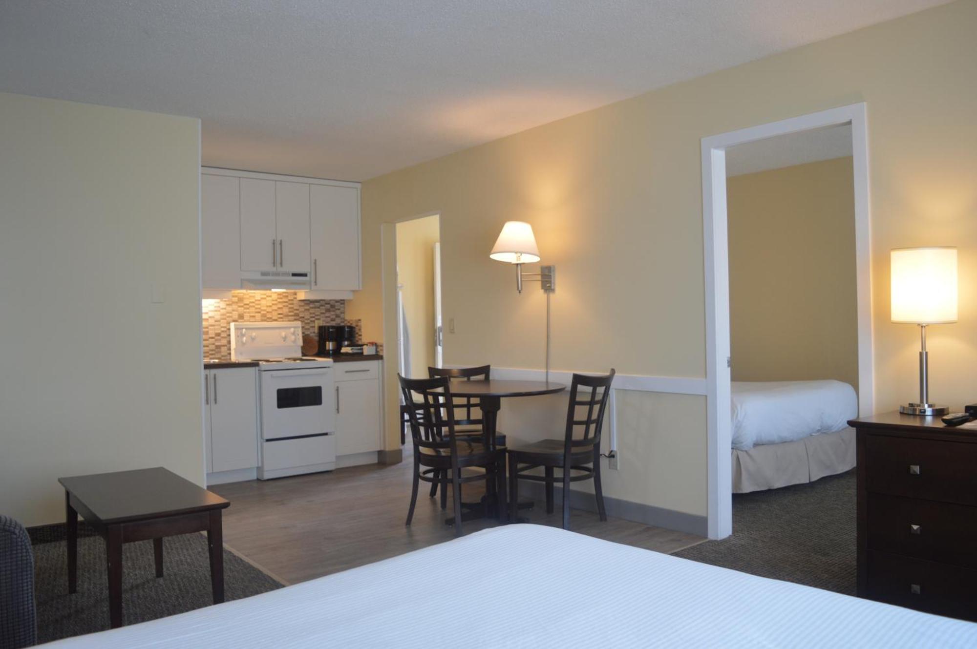 Siesta Suites Κελόουνα  Εξωτερικό φωτογραφία