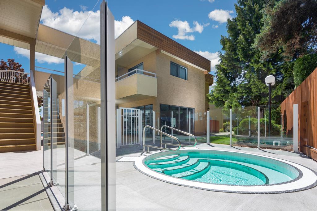 Siesta Suites Κελόουνα  Εξωτερικό φωτογραφία