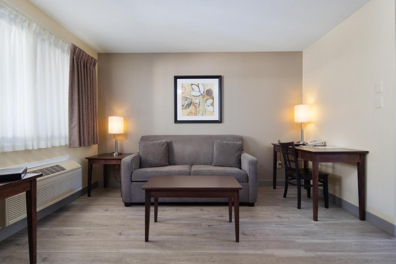 Siesta Suites Κελόουνα  Εξωτερικό φωτογραφία